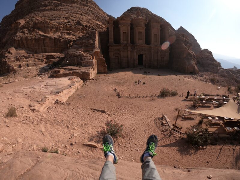 Konečne oddych pred Monastery ad-Deir, Petra Petra v Jordánsku