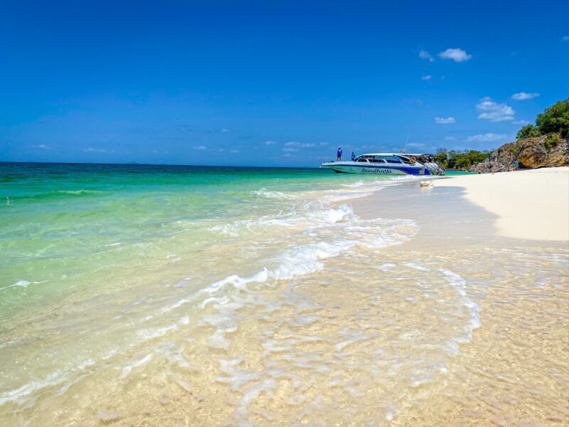 Z Bangkoku na ostrov Koh Lipe, zástavka na Ko Khai, Thajsko