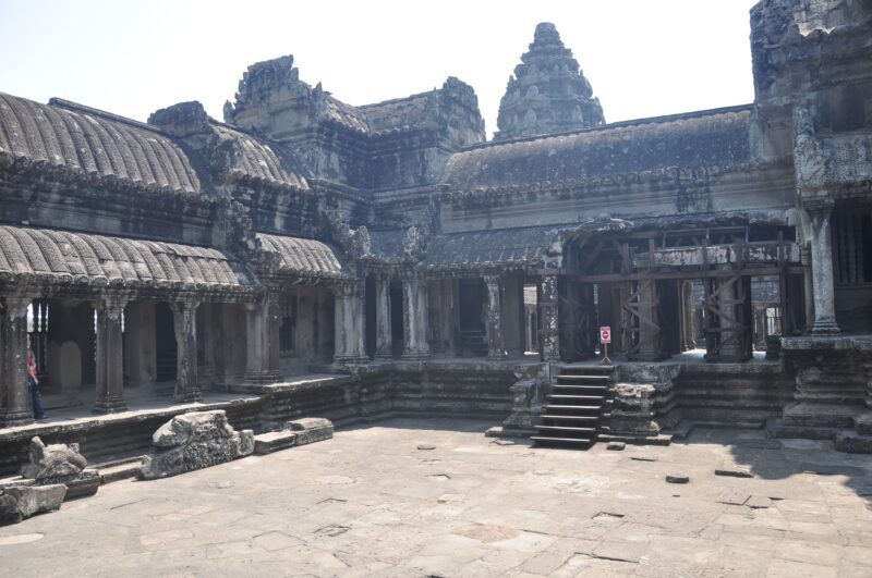 Angkor Wat - pohľad na vnútro chrámu podobajúce sa na bazén