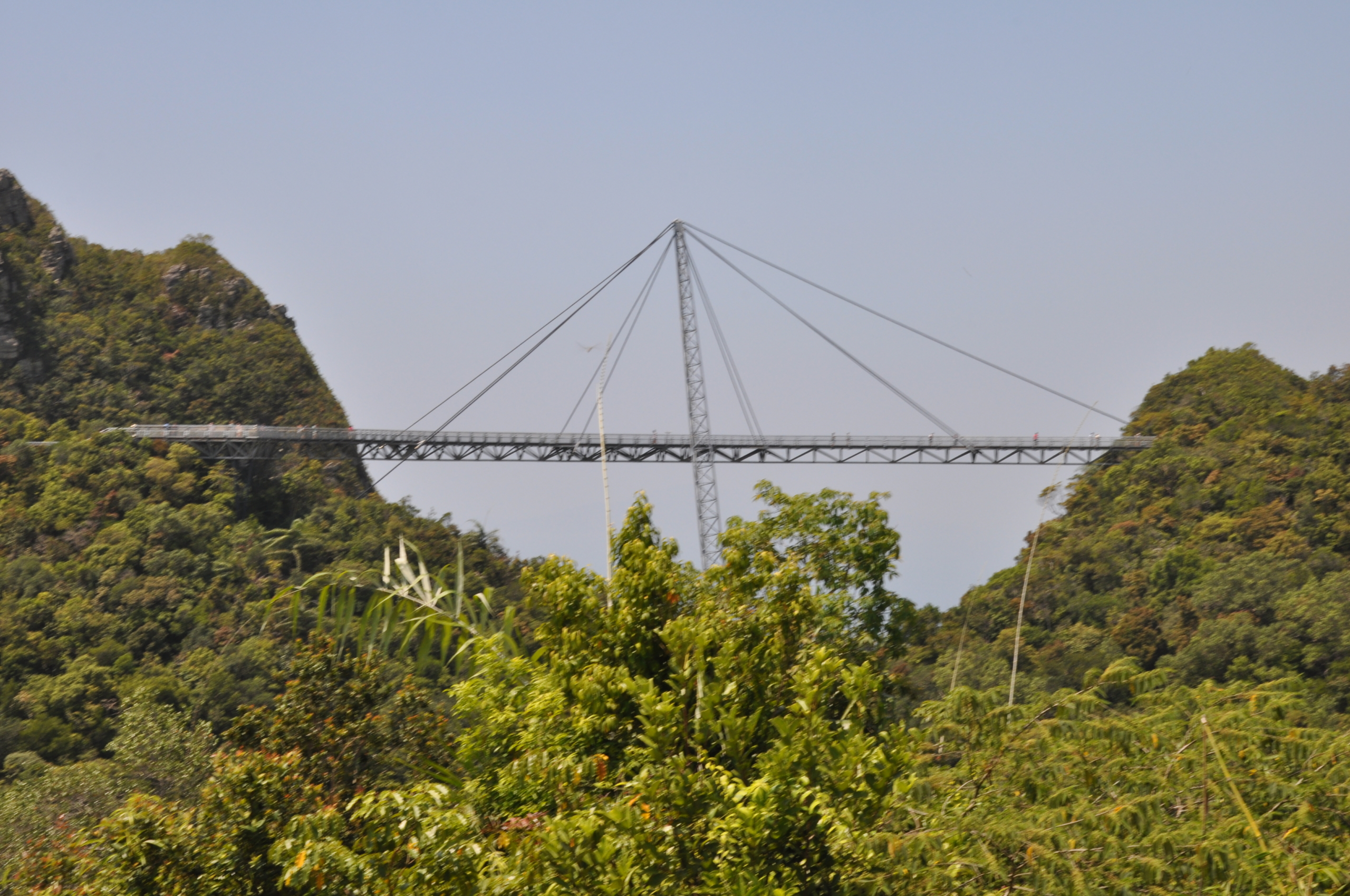 Langkawi Cesta na Langkawi, most Sky Bridge, fotka z jeho úrovne zo strednej stanice