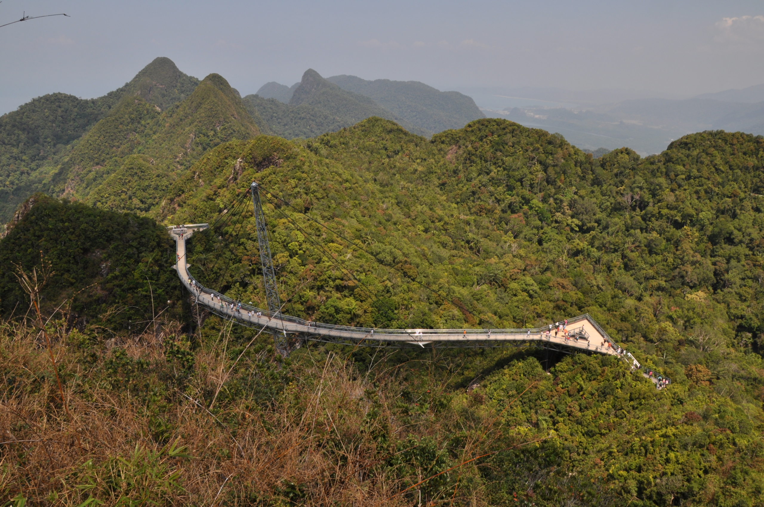 Langkawi Cesta na Langkawi, pohľad na most Sky Bridge z vrcholnej stanice lanovky