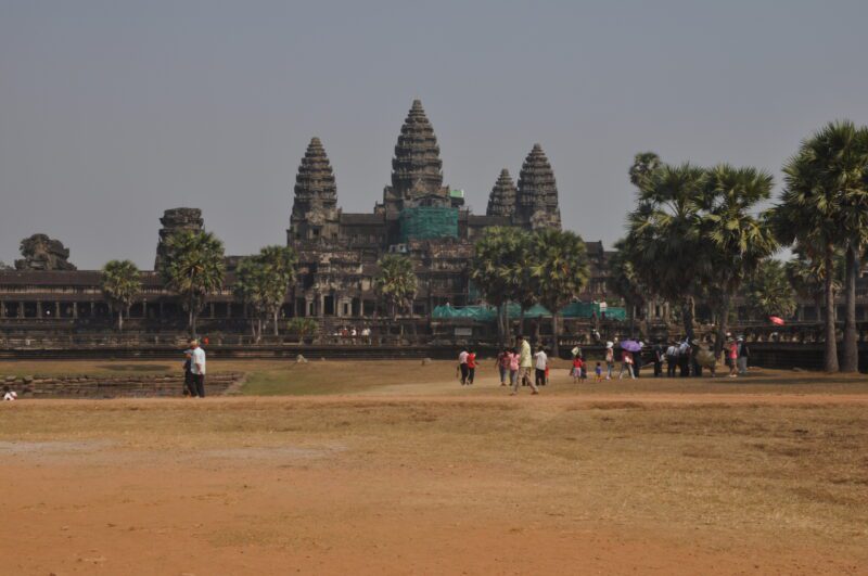 Kambodža, Angkor Wat - pohľad na chrám z diaľky