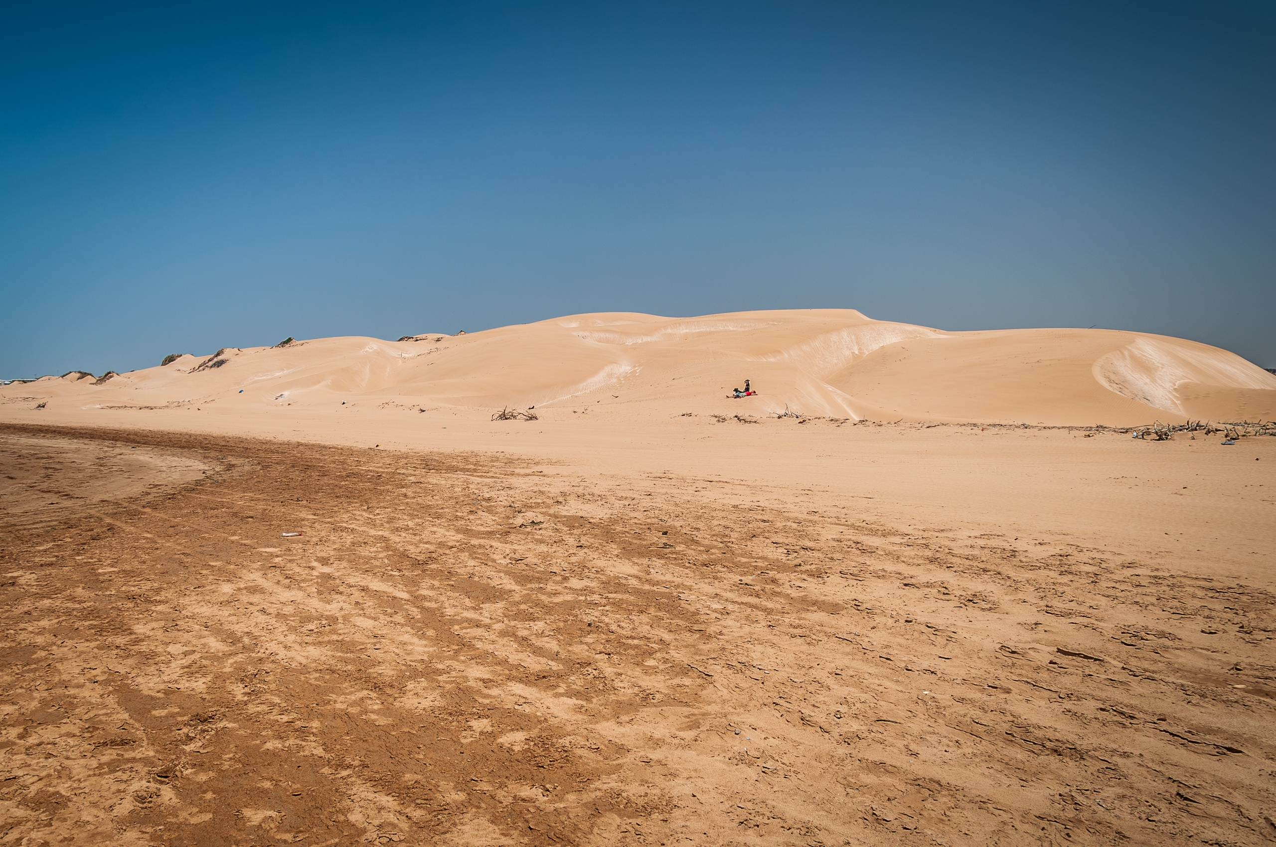 Maroko a piesočné duny Pohľad na vysokú piesočnú dunu v Essaouira