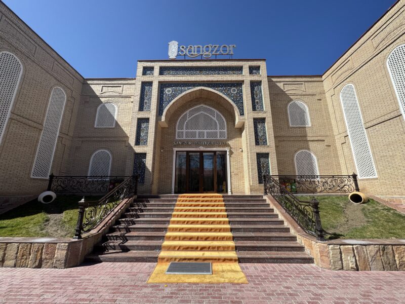 Samarkand - priečelie hotela Sangzor